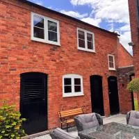 The Old Coach House - A beautifully renovated detached coach house in the centre of Astwood Bank, hotel a Redditch