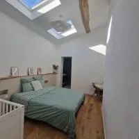 Suite privée charentaise, хотел в Romegoux