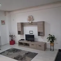 Modern 1-Bedroom Apartment with AC, Free Parking & Self Check-in Bucharest-Militari, hotel in Dudu