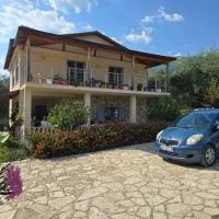 Villa Theodora, hotell i Himare