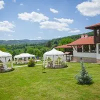 Complex Rayuvski Han, hotel di Rayuvtsi
