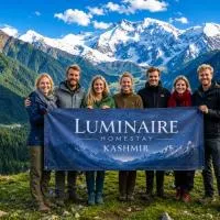 Srinagar में, होटल Luminaire Homestay - Family Stay with Attached Bath & Kitchen