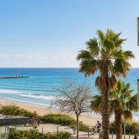 Prime Beachfront Location- Sea View, Large Balcony & Private Garage, hotel in Portim&atilde;o