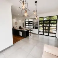 Salisbury House by 306 Accommodation, hotel a Bellville