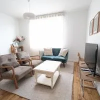 November Charlie, appartement 2 chambres, 4 voyageurs, hotel em Bruz