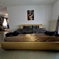 Henneberger Hof Goldstück، فندق في Münnerstadt
