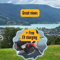 Free EV Charging with Snacks and View, hotel em Blesom