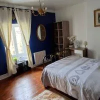Maison de Caractère - Chambre Privée avec Jardin -، فندق في Arnac-la-Poste