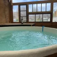 Cabaña con quincho, tinaja y piscina, готель у місті Coinco