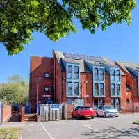 Modern Spacious Flat Near Aylesbury Station -Brand new, ξενοδοχείο σε Aylesbury