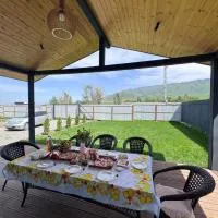 Kashka-Suu house، فندق في Verkhnyaya Alaarcha