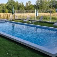 Gîtes le clos du verger avec piscine chauffée commune, hotel sa Maurens
