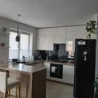 Duży Apartament 75m2، فندق في واغروويك
