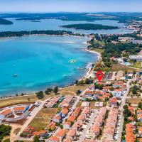 2 Bedroom Beautiful Apartment In Medulin, hotel u Medulinu