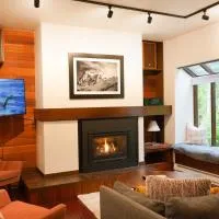 Summit Suite, hotel en Glacier