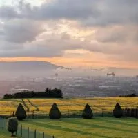 Private annexe with spectacular views over Belfast, hotel a Belfast