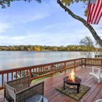 Waterfront w/ Prvt Dock & Firepit | Sleeps 8, hotel in Acton