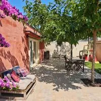 L'Escale Provençale - Maisonnette avec cour ombragée à 5 minutes d'Avignon, hotel en Sorgues