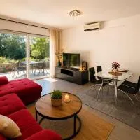 Apartment Dalmare-private BBQ garden, hôtel à Primošten
