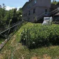 bord de rivière، فندق في Accons