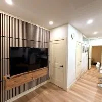 Upscale Private Suite with Separate Entrance - Sleeps 4, hotel em Calgary