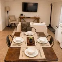 The Bunny Street Getaway!, hotel sa Kenora
