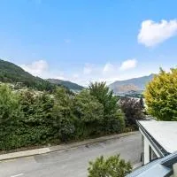 Sarahs Scenic Stay Mountain Lake Views – hotel w mieście Queenstown