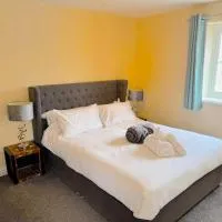 Cosy Sandringham Stay, Sleeps 3, Parking, Wi-Fi, hotel a Dersingham