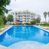 Modern 2BR Apt - Pool - Garage - Beach, hotel in Portim&atilde;o