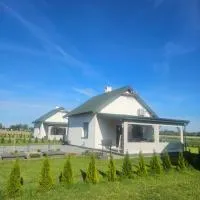 Letnisko nad jeziorem, hotel a Skulsk