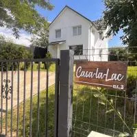 Family home, near therme/airport/ lake, Balotesti, hotel em Căciulaţi
