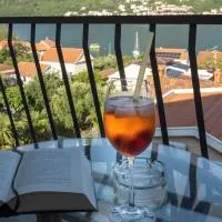 Seaside Village، فندق في كاميناري