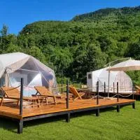 Sutjeska Glamping Domes、ティエンティシュテのホテル