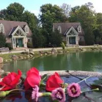 Spruce Hill Inn & Cottages, khách sạn ở Mansfield