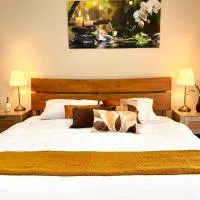 Beach&Winery Retreat with Lux King, 2 queen beds, 5bedroom 2bath, Netflix, sleeps 12, Max 13,sofa bed upon request with extra fee, hotel a Christies Beach