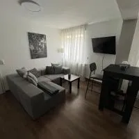 Ferienwohnung zum Kriegerdenkmal، فندق في آلتزي