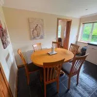 Kerrow Cottage on the doorstep of Glen Affric,Cannich的飯店