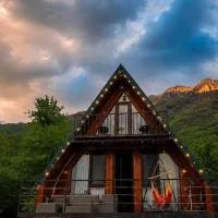 Mountain Shadow Cottage in Racha, viešbutis mieste Ghebi