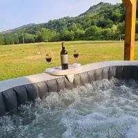 LaShura, hotel v destinácii Buceş