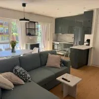 Iconic Lugano New Modern Apt 2BR Free Garage Fast WiFi,盧加諾的飯店