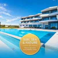Hotel Delfin Lanterna, ξενοδοχείο σε Tar