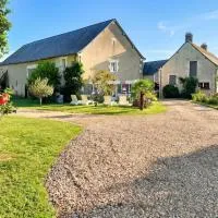 Studio confortable à Thilouze de 55 m² avec jardin privatif, hotel v destinácii Thilouze