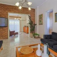 Casa Gemelli - Bohemian Seaside Retreat, hotel in Néa Michanióna