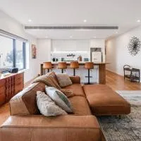 104 Portarlington Esplanade 2 bedroom, 2 bathroom apartment Parking Walk to the beach and shops Elevator access, hotel din Portarlington
