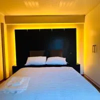 Urban Comfort - Lehloen 2BR Apartment - Gaborone, hotel u gradu Gaborone