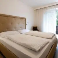Pension Martha, hotel i Postal