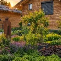 Allgäuer Bergwald Chalets by Romantik - Partner von Oberstaufen PLUS GOLF, hotelli kohteessa Oberstaufen