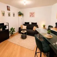 Grand Studio Cosy & Élégant Proche Paris La Défense, hotel i Colombes