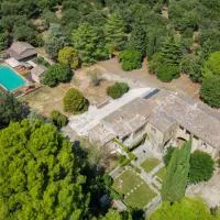 Maison d'hôtes O Mas de Meze - Piscine et Climatisation, hotel a Uzès