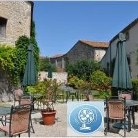 Viesnīca Hôtel du Donjon pilsētā Aulnay